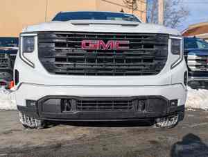 BEST DEAL 2025 Sie rra 1500 <b>Elevation</b> Four Wheel Drive Double Cab IN Good Condition - Product Image 4