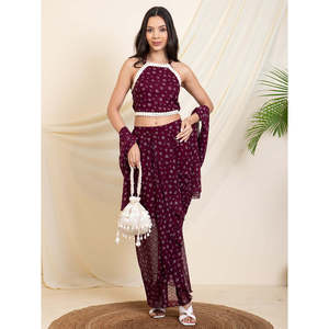 Conjunto Bohemio para Mujer, Top Halter con Cuello Halter y Pantalones Dhoti con Dupatta, Tela de Chifón Bordada, Color Vino - Product Image 1
