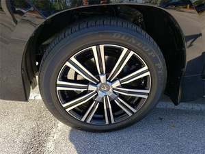 L_ex_us L X 570 de 2018 / Disponible para la venta con bajo kilometraje / Motor de gasolina, coche usado en buen estado y sin accidentes, automático, 4x4 - Product Image 3