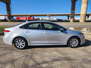 Corolla LE 2024, Sedán de 4 Puertas, Usado, Asientos de Cuero, Cámara Trasera, Volante a la Izquierda, Venta al Por Mayor - Product Image 2
