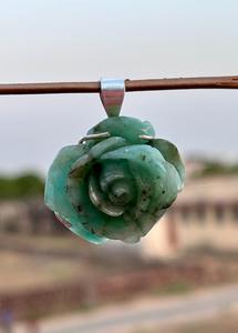 Pendentif en argent sterling 925 avec pierre précieuse émeraude naturelle pour femmes ou hommes Pendentif en forme de rose unique - Product Image 3