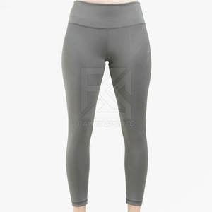 Mallas de entrenamiento sin costuras con logotipo personalizado 2025 para mujer, la mejor venta, mallas de Yoga para mujer con ropa activa - Product Image 1