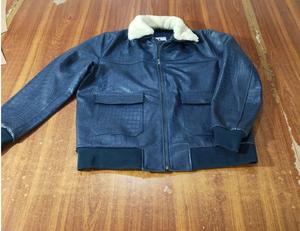 Blouson Bomber Homme OEM en Cuir de Mouton Véritable de Haute Qualité, Imperméable, Épais, Grande Taille, avec Fermeture Éclair, Gaufré, Coupe Ajustée, Style Vintage, Hiver - Product Image 4