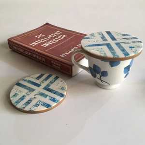 แผ่นรองแก้วชา กาแฟ ทรงกลม ดีไซน์คลาสสิก เป็นมิตรกับสิ่งแวดล้อม ผลิตจากเรซิ่น สำหรับใช้ในบ้าน โรงแรม ราคาประหยัด งานฝีมือจากอินเดีย - Product Image 6