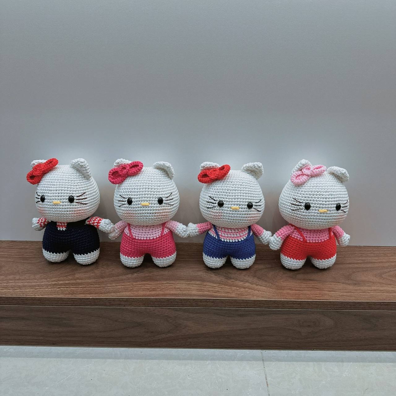 ชุดเอี๊ยมสีแดง