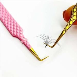 Pinzas para extensiones de pestañas OEM Diamond Grip, Juego de 4 herramientas de suministro de pestañas de acero japonés - Product Image 3