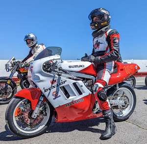 Nouveauté Costumes de moto Vêtements de sport confortables Combinaisons de moto respirantes disponibles en bas quantité minimale de commande - Product Image 1
