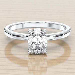 Anillo de compromiso solitario de 1,50 quilates de corte ovalado, conjunto de puntas de diamante de moissanita de quilates, hecho en platino para mujer - Product Image 4