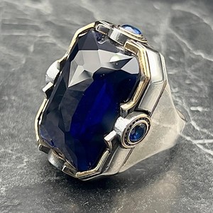Anillo Elegante de Plata para Hombre con Zafiro Azul Cuadrado, Idea de Regalo Única con Tecnología de Incrustación Elegante para Ocasiones Especiales - Product Image 1