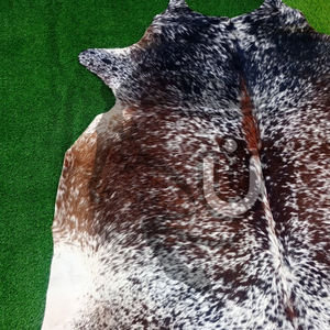 Alfombra de Cuero de Gamuza de Vaca de Color Personalizado Increíble, Modelo 25-26 SQ UBI-HCR-0004 de UNBRIDLEDS INDUSTRY para un Uso Elegante - Product Image 3