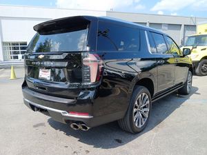 Vente aux enchères 2025 Chevrolet Suburban High Country SUV Noir Véhicule de Luxe Grand Format - Product Image 5