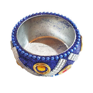 Petit bougeoir rond en aluminium personnalisé Récipient vide en métal Petit bougeoir décoratif fait main pour festival d'Inde - Product Image 3