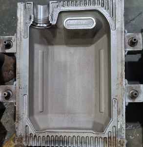 Molde de soplado de hierro óptimo SRISHTI, embalaje personalizado de calidad superior para una industria química eficiente del agua y aceite - Product Image 4