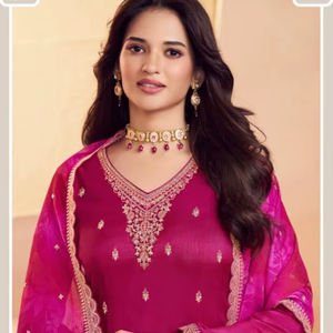 Elegante hilo de seda bordado Salwar Kameez trajes intrincados detalles sin arrugas que absorbe la humedad para ropa de fiesta al por mayor - Product Image 1