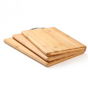 Vente en gros de planche à découper rectangulaire en bambou bois biologique naturel avec poignées latérales pour hacher la viande, les fruits et les légumes - Product Image 1