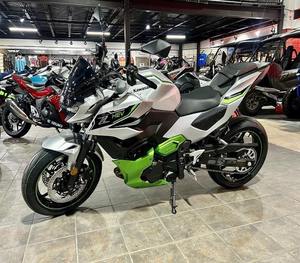 Motos de qualité supérieure 2024 Kawasakis Z7 hybrides aux normes ABS - Product Image 1