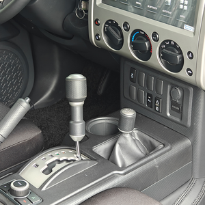 Vehículo Utilitario Usado de 5 Puertas, Todoterreno, Gasolina, Transmisión Automática, Tracción en las Cuatro Ruedas, Asientos de Cuero, Interior Claro, Portaequipajes Metálico en el Techo - Product Image 3
