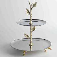 Plateau de service de luxe à 2 niveaux avec support en forme d'oiseau doré et plateau argenté, design moderne, écologique, pour la présentation de fruits et de desserts