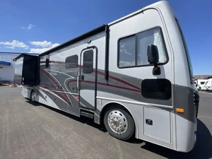 Vendedor Verificado de Fletwood Pace Arrow 36U Usado del 2023, Listo para Viajar - Product Image 2