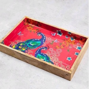 Bandeja para servir de madera de mango macizo hecha a mano de forma redonda de diseño único a precio de mayorista hecha en India - Product Image 6