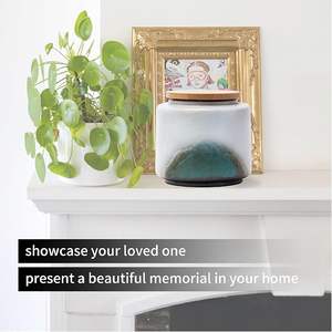 Petite urne de montagne en céramique blanche moderne durable et caractéristique de sécurité pour les cendres des adultes, des enfants et des animaux de compagnie Souvenir décoratif - Product Image 5