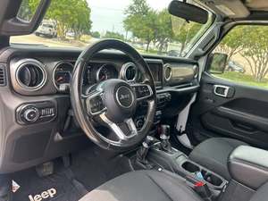 Jeep Wrangler Unlimited Sahara 2020, Bien Cuidado y Limpio - Product Image 3