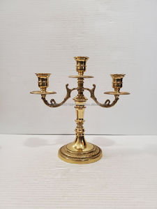Candélabre en relief en laiton de luxe personnalisé de haute qualité 3 T bougeoir léger artisanat en métal fait à la main pour la décoration de noël - Product Image 2