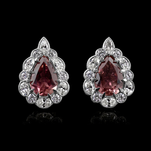 Pendientes de tuerca de lujo con granate talla pera para mujer, aretes vintage con halo de cristal, joyería de boda bañada en plata - Product Image 1