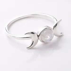 Người Phụ Nữ Đồ Trang Sức Thời Trang Handmade 925 Sterling Silver Ring Với Cầu Vồng Moonstone 925 Silver Ring Xuất Khẩu Chất Lượng Vòng Đá Quý