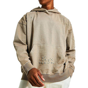 Sweat à capuche personnalisé pour homme, style streetwear, en coton biologique molletonné, avec broderie de patchs effet vieilli et technique d'impression sérigraphique - Product Image 1