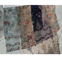 Tissu en soie de créateur avec de fines perles faites à la main et dupatta brodé, parfait pour les lehengas, sari et vêtements de mariée
