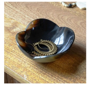 Juego de 4 cuencos pequeños de cuerno de búfalo decorativo ultra brillante hecho a mano de cuerno real natural - Product Image 5