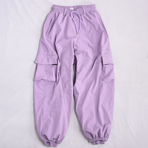 Venta al por mayor de ropa de calle de talla grande para mujer pantalones de esquí de snowboard impermeables a prueba de viento holgados pantalones cortavientos Cargo - Product Image 1