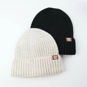 Gorro de Punto Acrílico de Alta Calidad, Gorro de Invierno Cálido y Elegante con Estampado, Gorro de Punto Moderno y a la Moda al por Mayor para Viajes a la Playa - Product Image 1