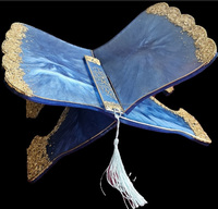Lujoso soporte de Corán de resina hecho a mano con elegante caligrafía árabe ligero duradero y personalizable para espacios de oración