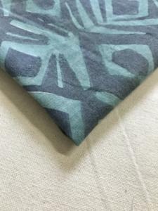 ผ้าฝ้ายพิมพ์ลายด้วยมือ ลายเรขาคณิตชนเผ่า โทนสีครามและสีเทา - Product Image 4