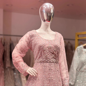 Taaj bit lấy cảm hứng từ ánh sáng màu lehenga với công việc nặng tay tinh tế lạ mắt và công việc đá jarkan đẹp - Product Image 1