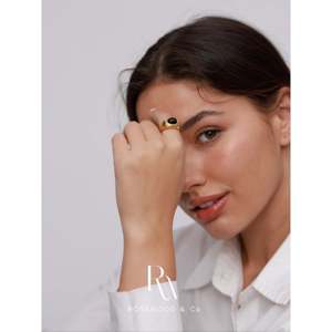 Anello con gemma quadrata in onice nero, anello a fascia con sigillo a raggi di sole in oro anti-ossidazione, impermeabile, con tecnica di incastonatura a griffe, anello massiccio con agata naturale - Product Image 6