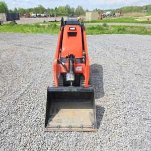 รถตักล้อยางขนาดเล็ก Kubota SCL 1000 SVL 75-2-3 95-2S 97-2 ดีเซล มือสองและใหม่  ขนาด 2 ตัน  แบบตีนตะขาบ  พร้อมปั๊มไฮดรอลิก - Product Image 6