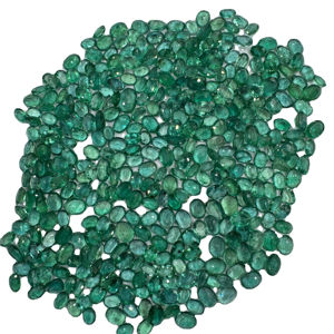 Pierres précieuses en vrac émeraude zambienne naturelle de haute qualité Tailles d'étalonnage 4x6 à 7x9 MM - Product Image 1