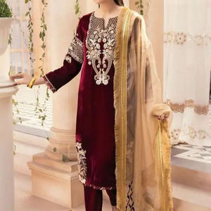 2024 élégant ensemble de kurta indien/pakistanais avec décoration en dentelle brodée Zari élégante comprenant un pantalon Dupatta pour les fêtes/mariages - Product Image 1