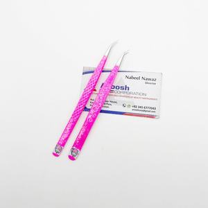 Pince à épiler en acier inoxydable de couleur rose pour extensions de cils 45 degrés Diamond Heart Grip durable - Product Image 1
