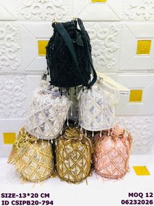 Pochette de soirée élégante faite à la main avec perles, broderie dorée et anse, doublure en satin classique pour sac Potli - Product Image 4