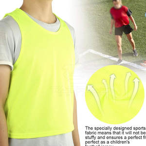 Chalecos de Entrenamiento de Fútbol de Malla Transpirable de Poliéster a Precio Económico, Servicio OEM, Impermeables, Resistentes al Viento, Ligeros y Personalizables - Product Image 4