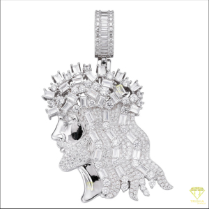 Bijoux religieux bicolores glacés avec diamants baguette et moissanite ronds pour un look audacieux - Product Image 3