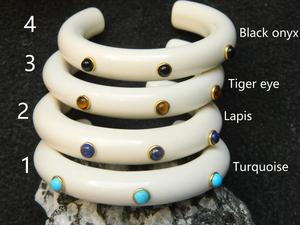 กำไลข้อมือเรซิน2025มาใหม่กำไลข้อมือเรซิ่นสีงาช้างพร้อมกำไลอัญมณีหลายแบบทำมือ - Product Image 2