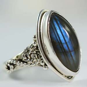 Bague artisanale en argent sterling 925 avec labradorite taille marquise, bijou bohème pierre de naissance de novembre, cadeau parfait pour son anniversaire - Product Image 3