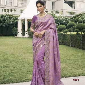 Saree en soie de soie de créateur avec broderie, pierre, perle, vrai miroir à la frontière avec le tissage Zari, saree de mariage. - Product Image 1