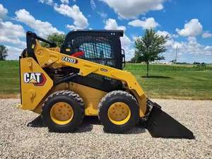 NOUVEAU CAT 242D3 Skid Steer Loader - Product Image 6