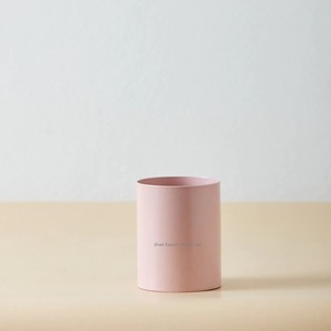 Florero cilíndrico de metal para el hogar, decoración de sala de estar, jarrón floral hecho a mano con acabado rosa - Product Image 2